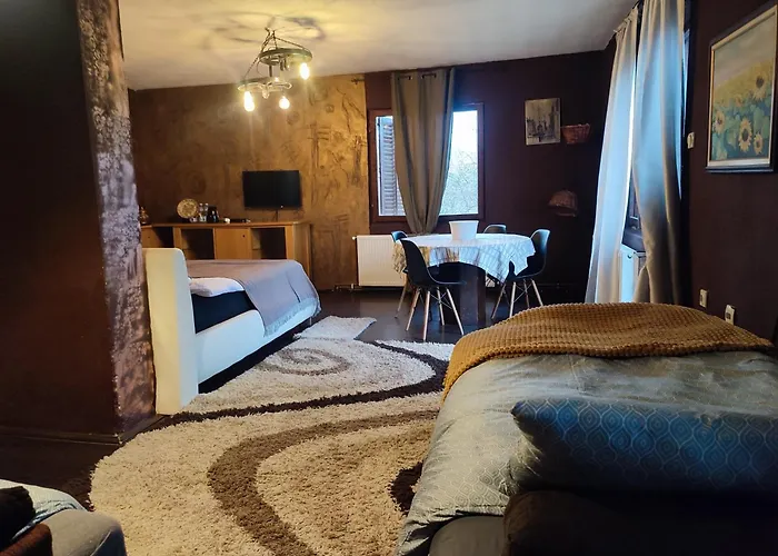 Etno Selo Nasa Avlija B&B